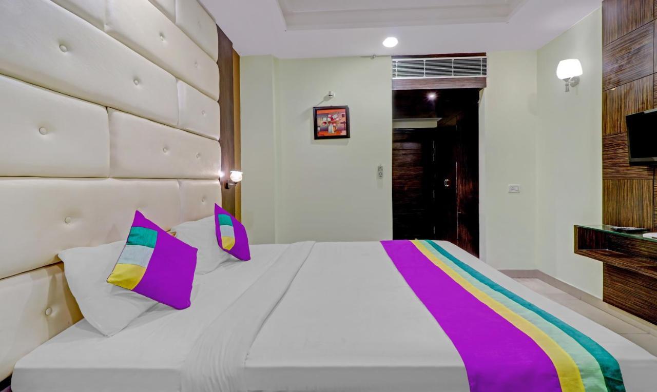 Hotel Light House By Park Tree Agra (Uttar Pradesh)